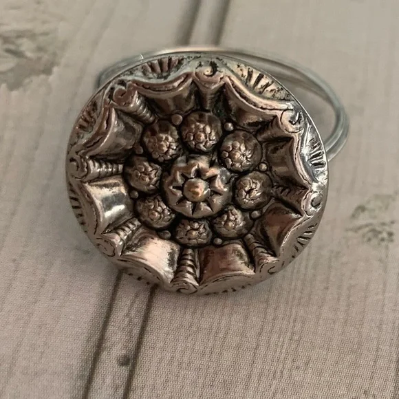 HANDMADE‎ VINTAGE BUTTON RING - Picture 7 of 12